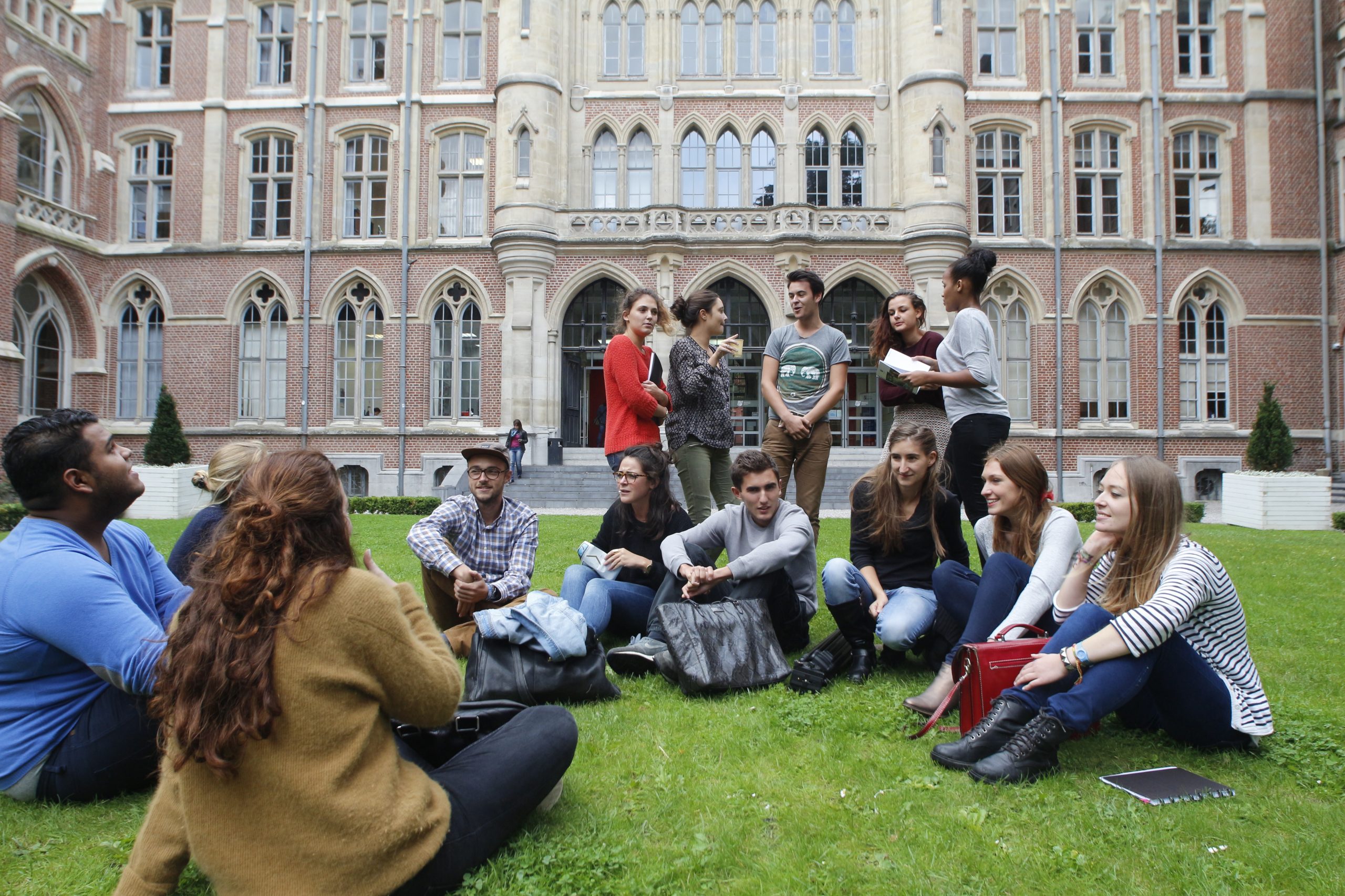 BLOG // L’Association des Doctorants de l’Institut catholique de Lille – Un espace de rencontre, de formation et de soutien pour les jeunes chercheurs